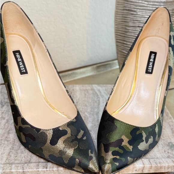 Tatiana Pointy Toe Camouflage High Heels
Nine West - Picture 2 of 6